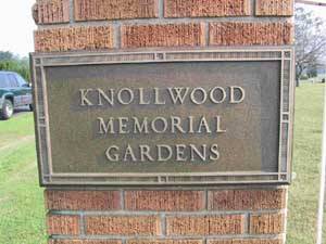 33knollgardcem